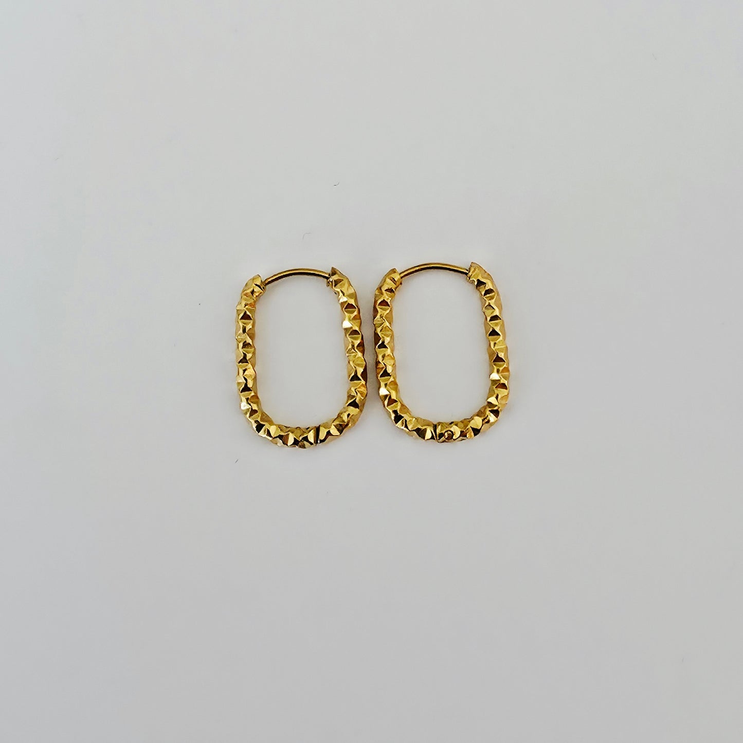 Créoles ovales striées 2,5*1,5*2 cm
