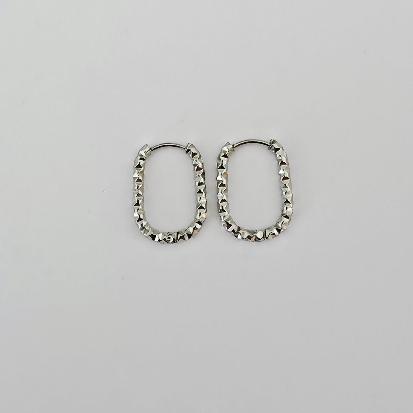 Créoles ovales striées 2,5*1,5*2 cm
