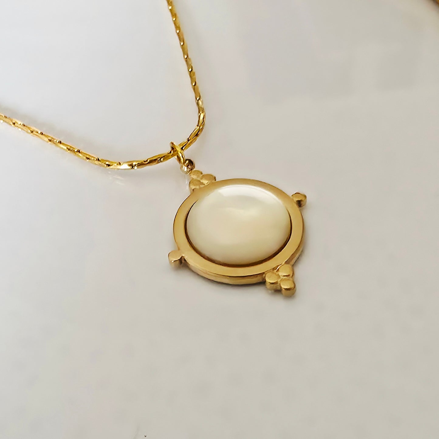 Collier médaillon Naël
