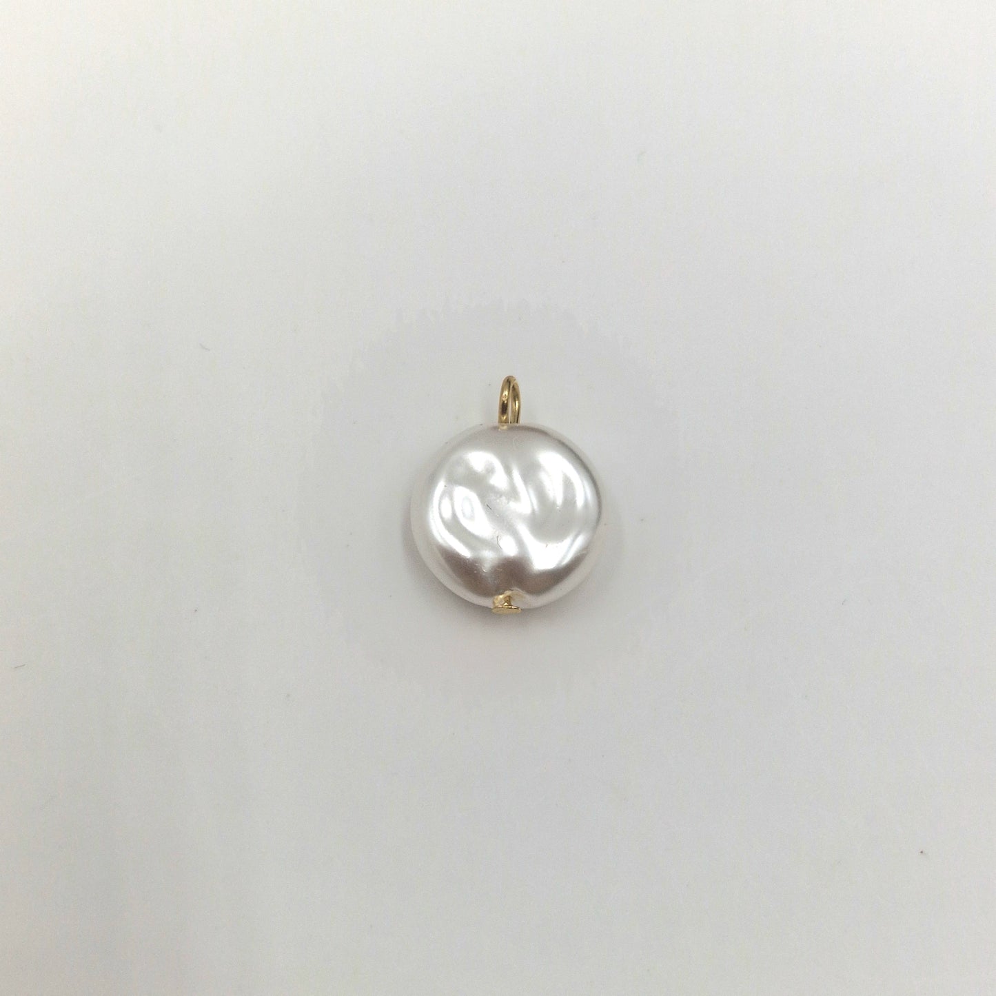Charm perle plate acrylique