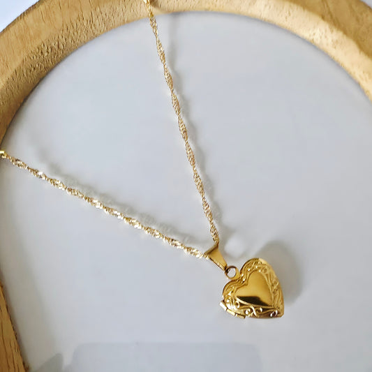 Collier médaillon coeur