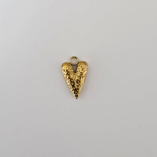 Charm Coeur bubule martelé doré