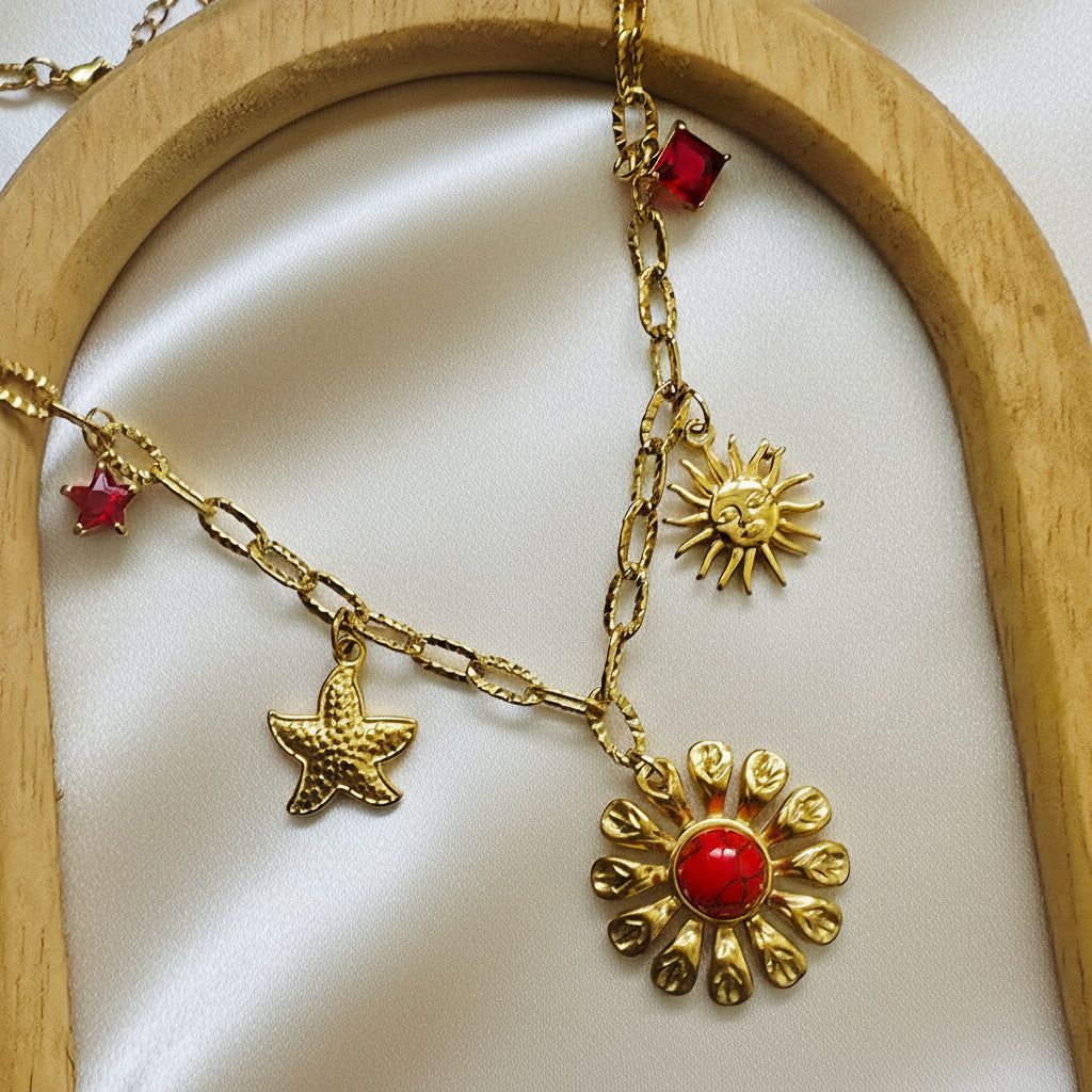 Collier charm Fleur rouge