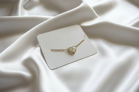 Collier coeur or Myosotis fleur blanche